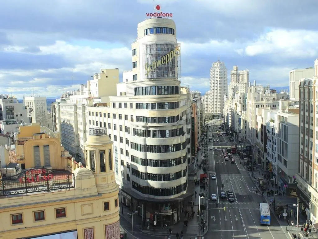 Sports and Entertainment, Hostal Esmeralda, Madrid