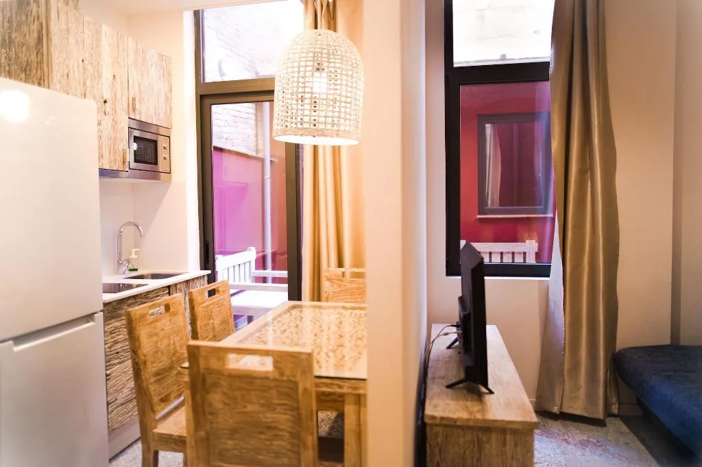 APARTMENT CAPACITY 4 Room, La Bodega Suites, Barcelona