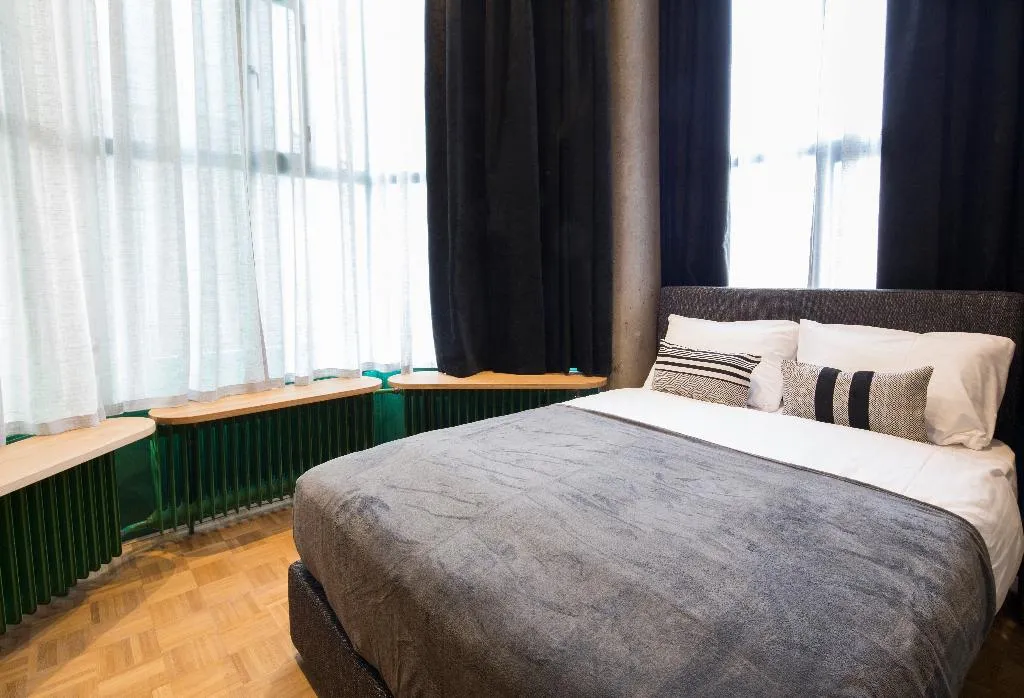 QUADRUPLE STANDARD Room, Quentin Zoo, Amsterdam