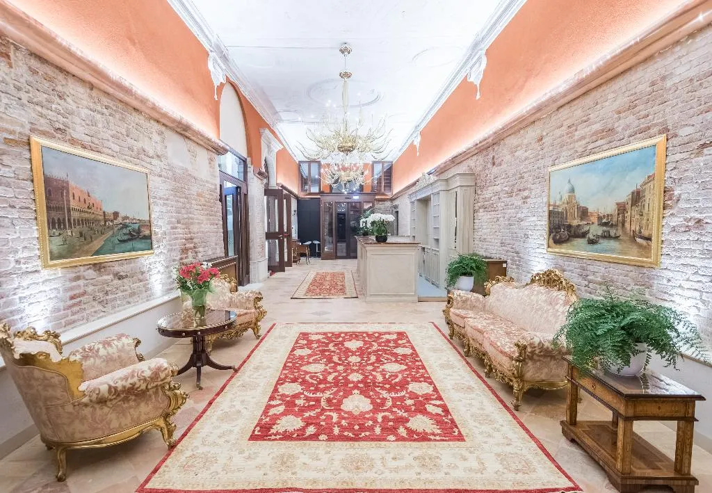 Lobby, Nani Mocenigo Palace, Venice