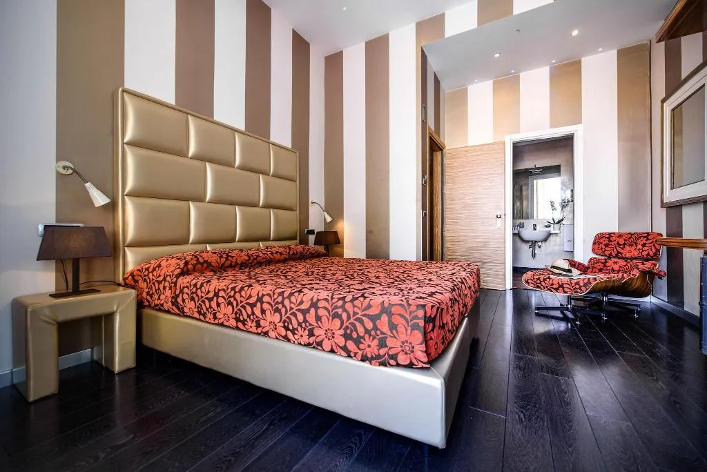 DOUBLE CLASSIC Room, Palazzo Ferraioli, Naples
