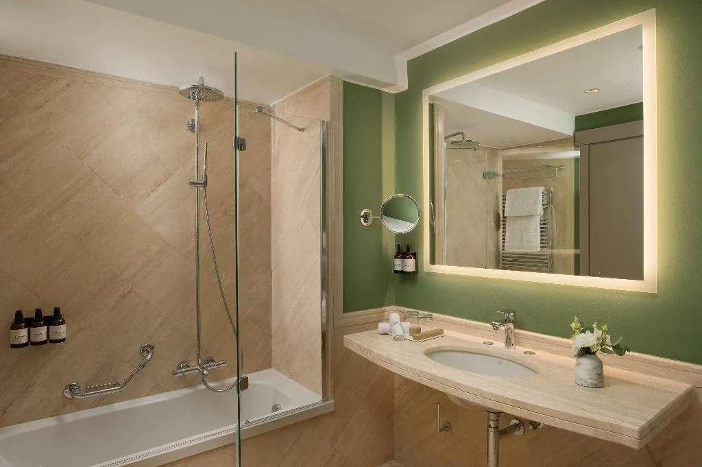 JUNIOR SUITE STANDARD Room, NH Collection Milano Touring, Milan