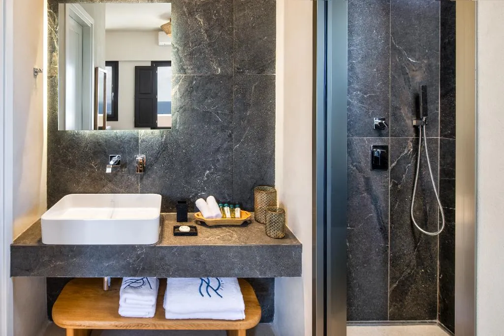 JUNIOR SUITE WITH JACUZZI Room, Venus Sunrise Suites & Villas, Santorini