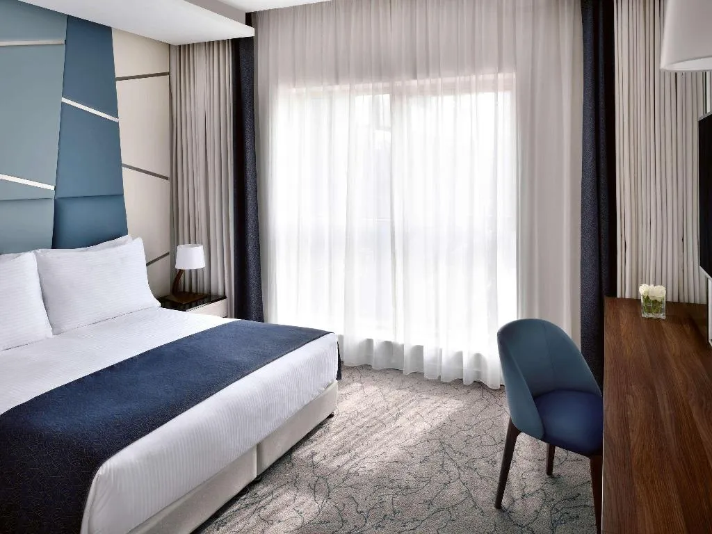 APARTMENT WITH VIEWS Room, Movenpick Hotel Apartments Downtown Dubai, Dubai
