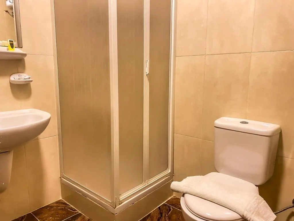 TWIN STANDARD Room, Giza Pyramids Inn, Cairo