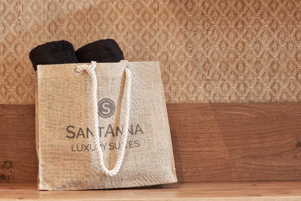 SUITE DELUXE WITH PRIVATE POOL Room, SantAnna Luxury Suites, Santorini