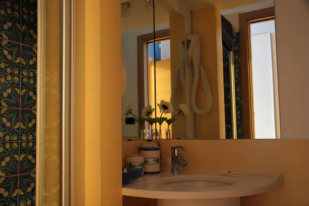 Room, B&B Orsini46, Naples