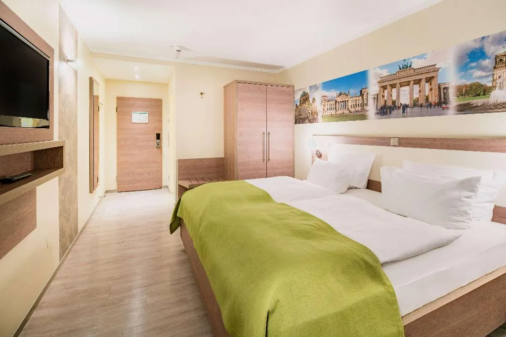TRIPLE WITH DOUBLE BED Room, Best Western Hotel Kantstrasse Berlin, Berlin