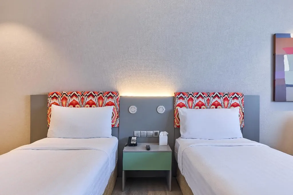TWIN STANDARD Room, Ibis Styles Dubai Jumeira, Dubai