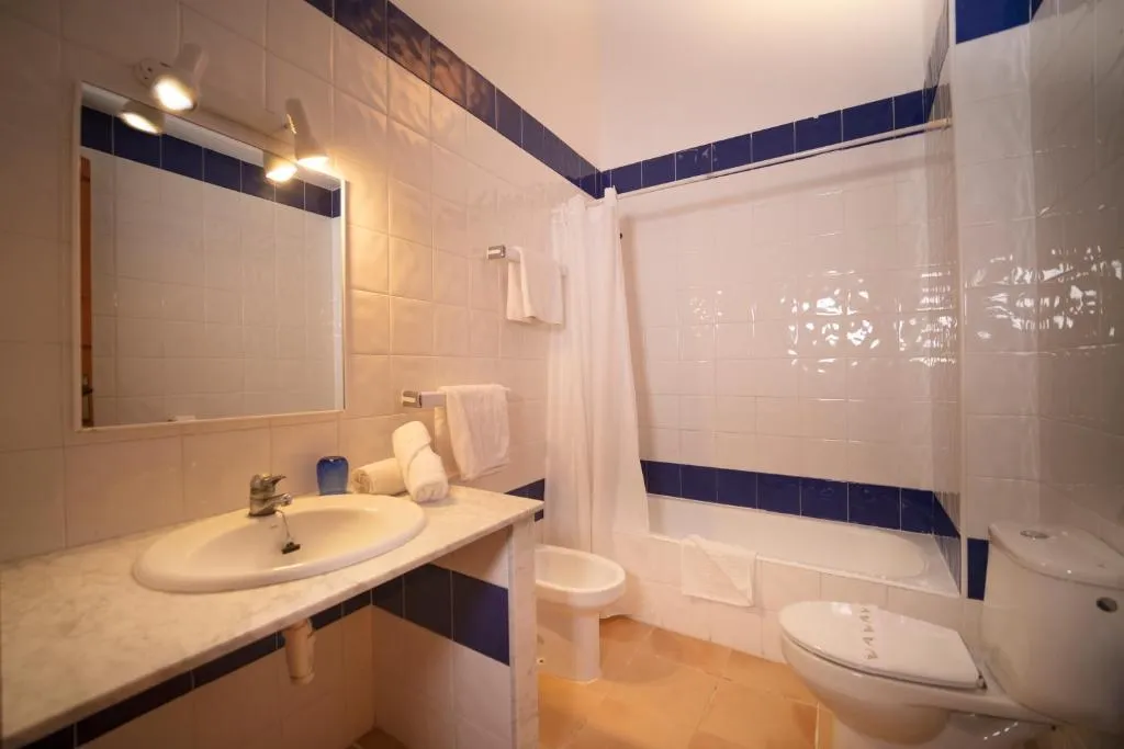APARTMENT TWO BEDROOMS Room, Bimbolla Apartaments, Menorca