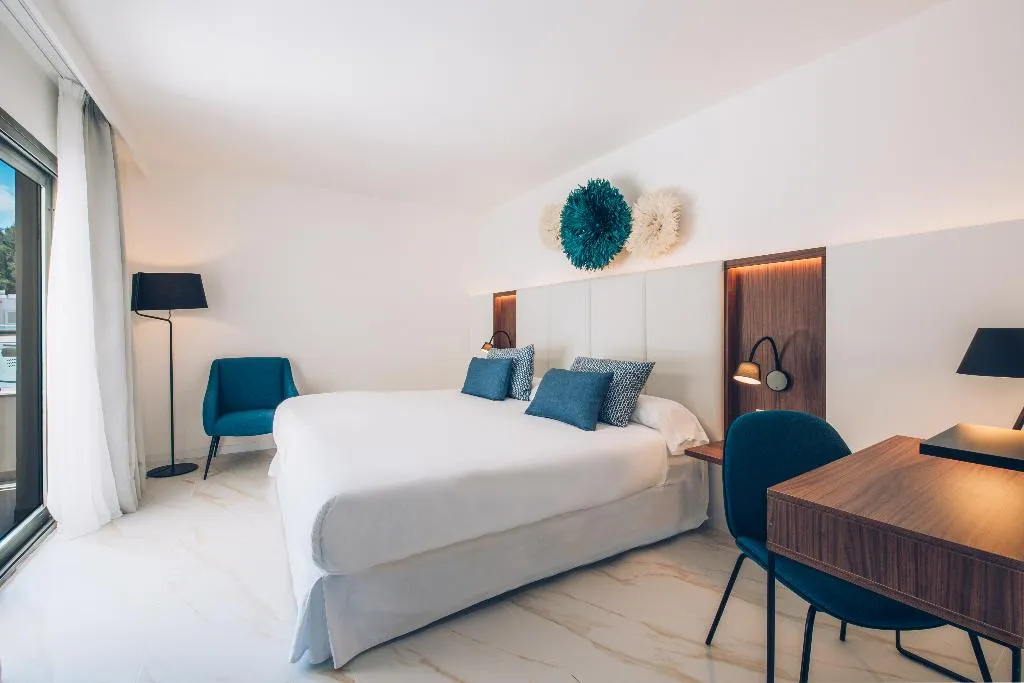 DOUBLE SINGLE USE SUPERIOR Room, Iberostar Selection Playa de Muro Village, Majorca