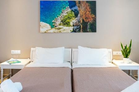 3 Goddesses, Skiathos