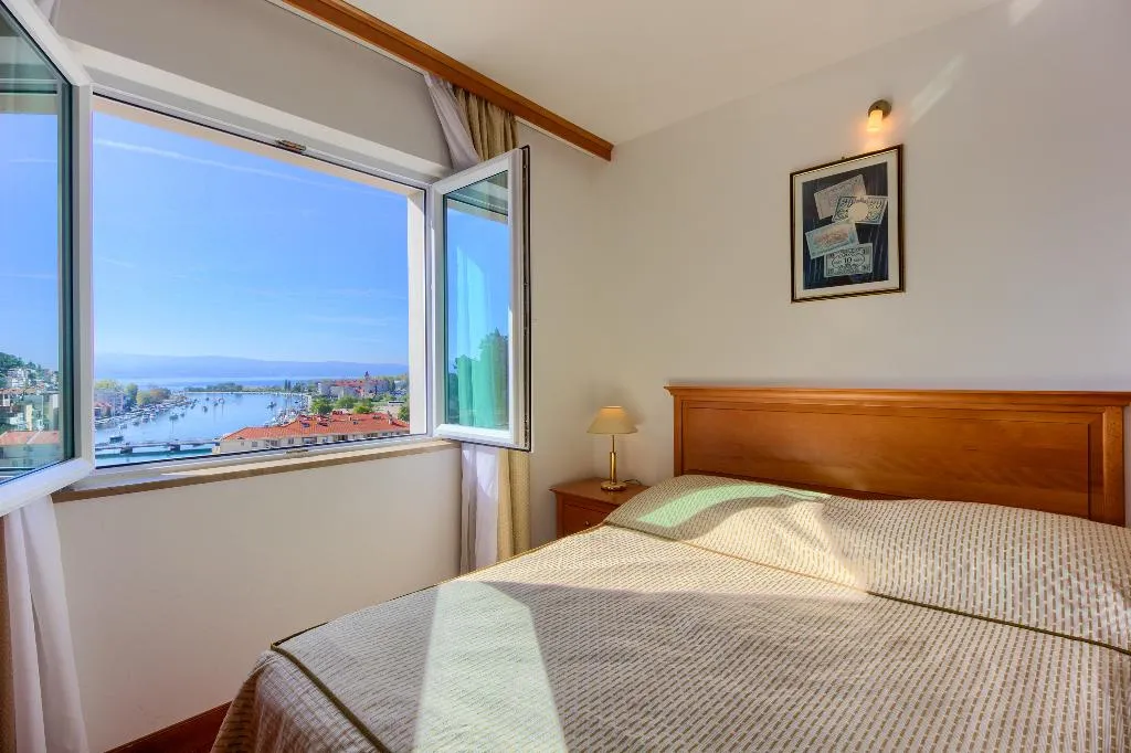 DOUBLE SINGLE USE SEA VIEW Room, Villa Dvor, Split