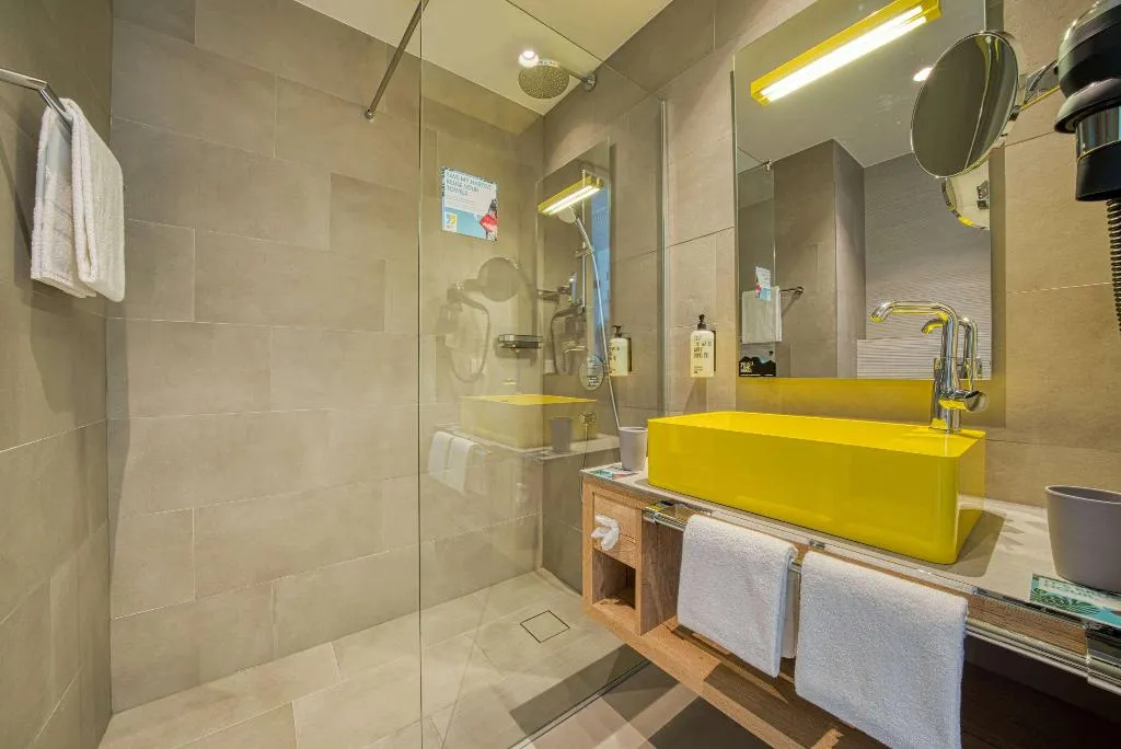 DOUBLE STANDARD Room, Vienna House Easy by Wyndham Amsterdam Airport, Amsterdam