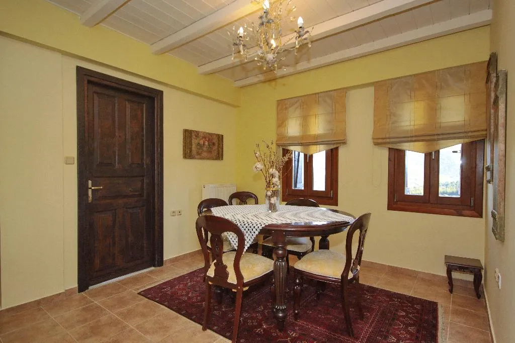 SUITE CLASSIC WITH TERRACE Room, Menalia Villa's & Suites, Athens