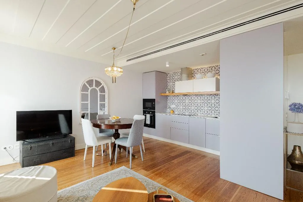APARTMENT DELUXE ONE BEDROOM Room, Almaria - Edificio Da Corte, Lisbon