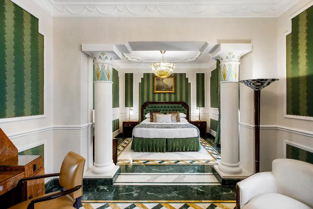 JUNIOR SUITE STANDARD Room, Baglioni Hotel Regina, Rome