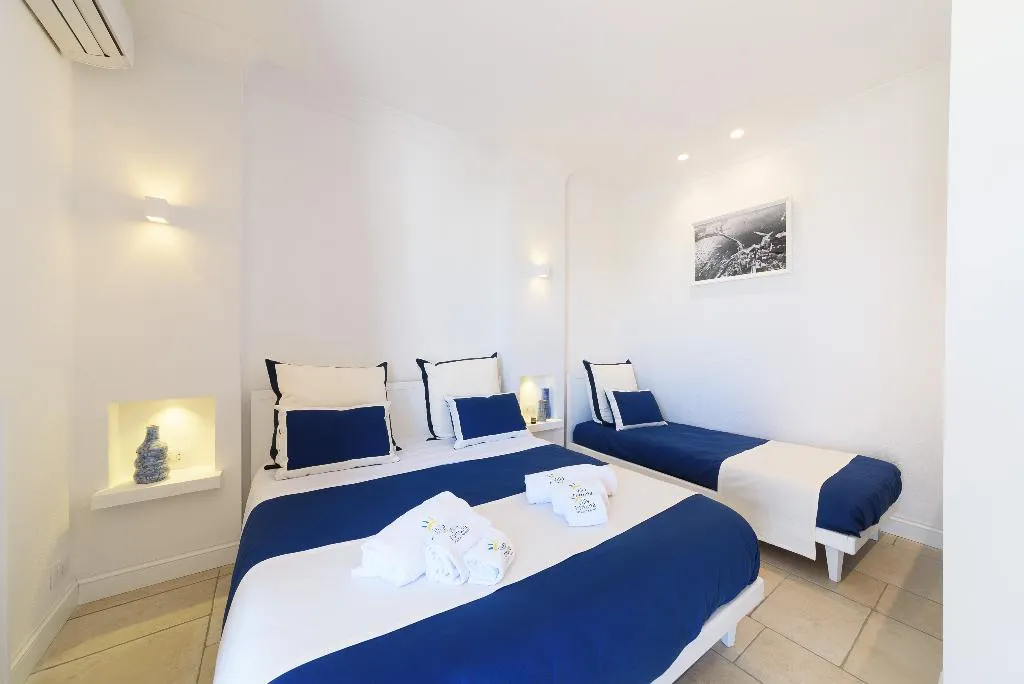 FAMILY ROOM CAPACITY 3 Room, Villa Fortuna Holiday Resort, Naples