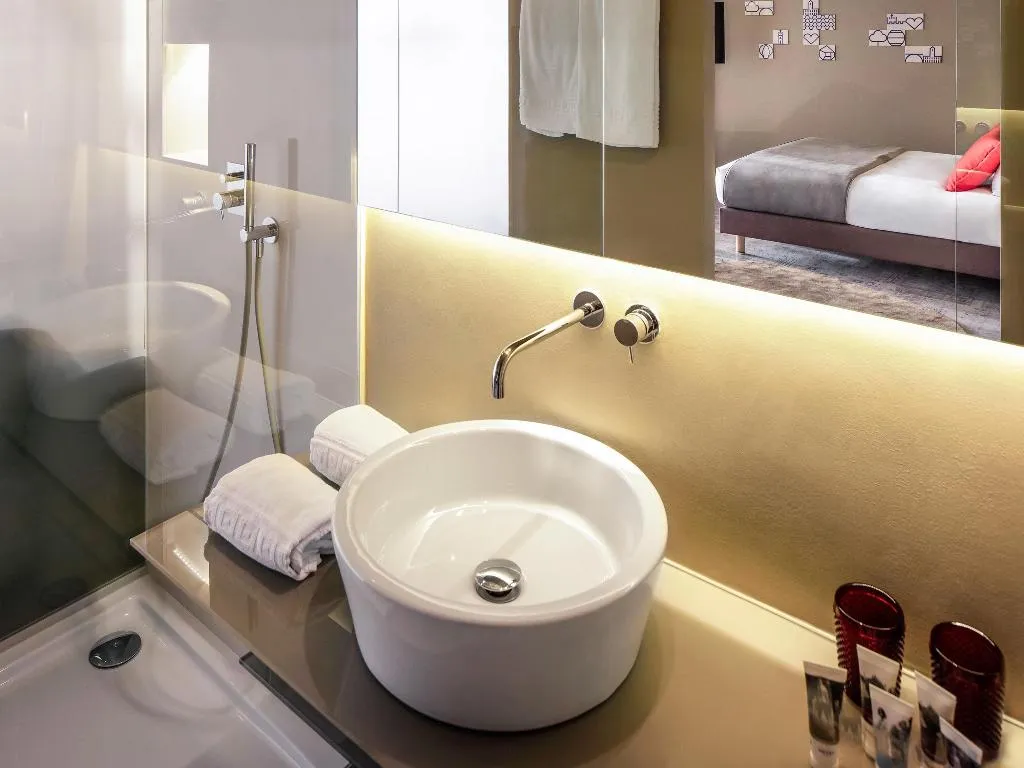 SUITE KING SIZE BED Room, Mercure Porto Centro Santa Catarina, Porto