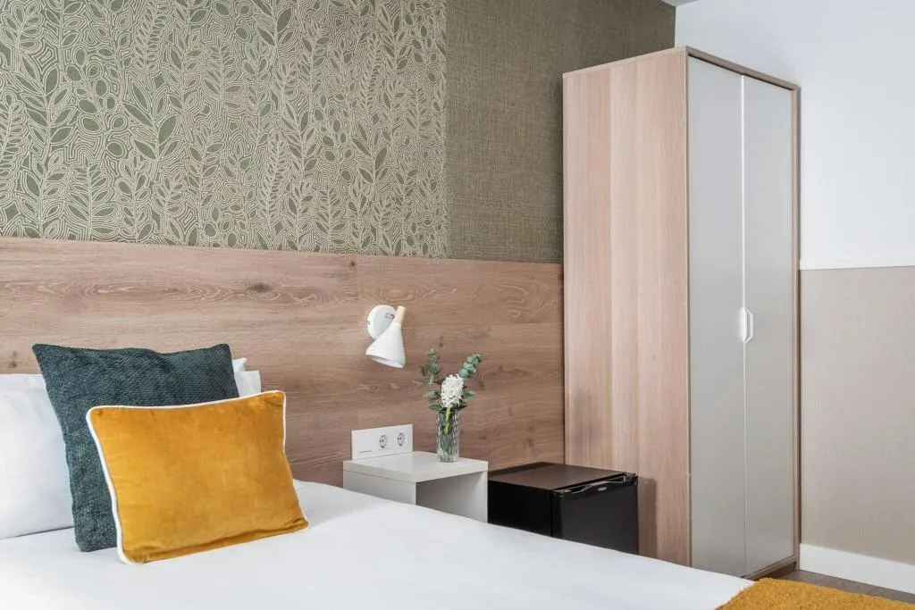 TRIPLE STANDARD Room, House by pillow, Barcelona