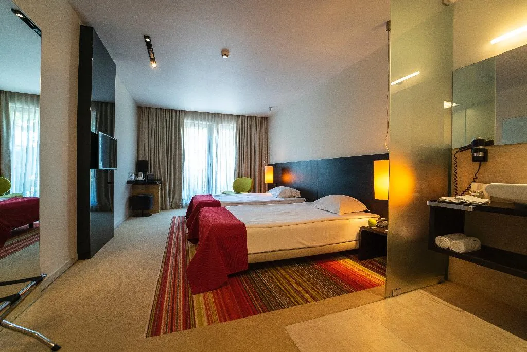 DOUBLE STANDARD Room, Modus, Varna