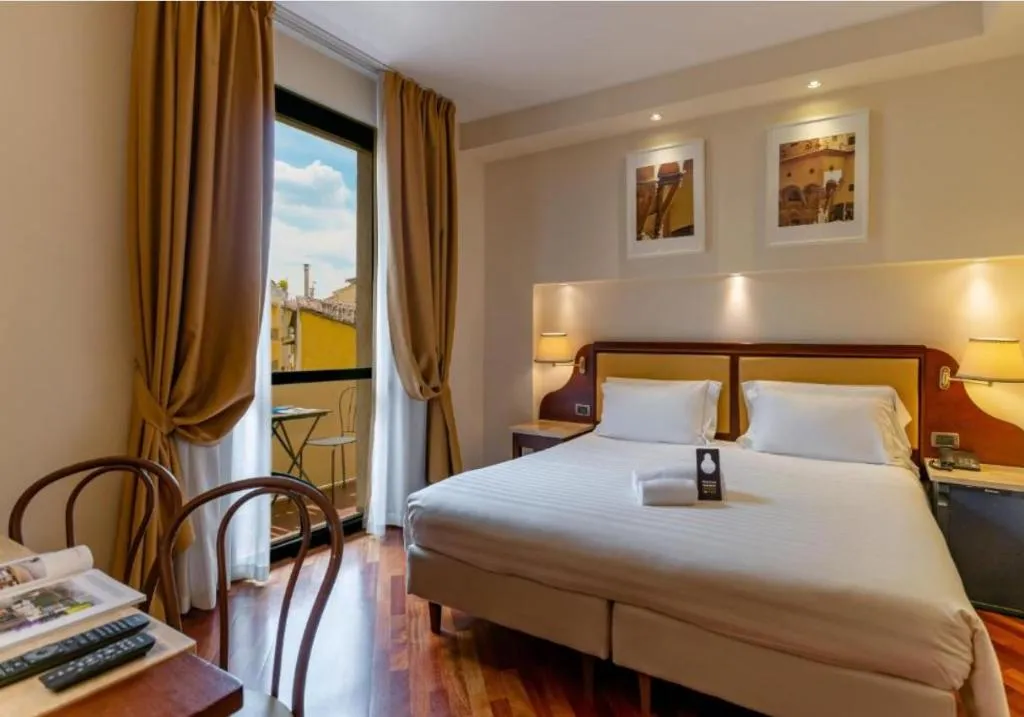 JUNIOR SUITE STANDARD Room, B&B Hotel Firenze Pitti Palace al Ponte Vecchio, Florence
