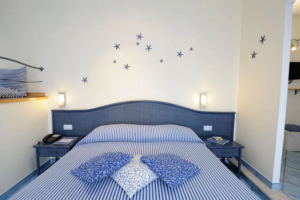 Room, Sharon House, Naples