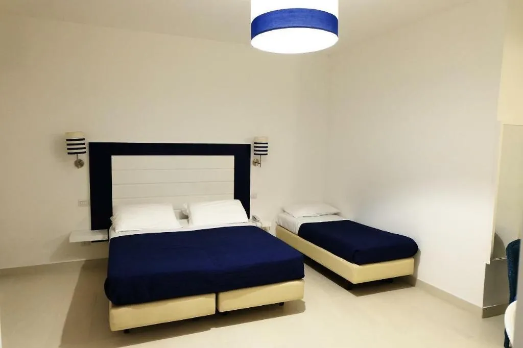 FAMILY ROOM STANDARD Room, Baia Di Puolo, Naples