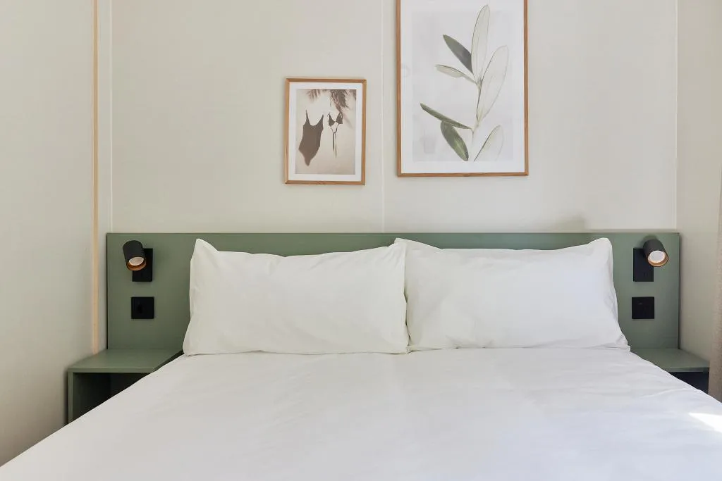 BUNGALOW ONE BED Room, Camping El Portus, Costa Blanca