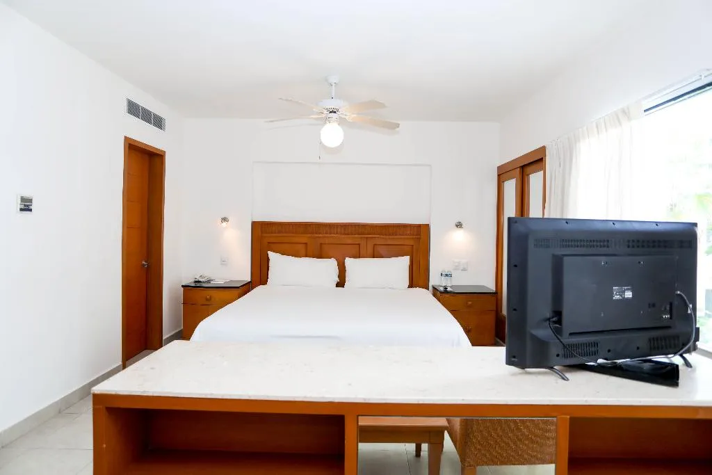 JUNIOR SUITE KING SIZE BED Room, Ambiance Suites Cancun, Cancun Area