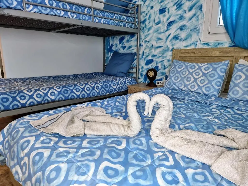Room, Pleasure Beachside Studios, Santorini