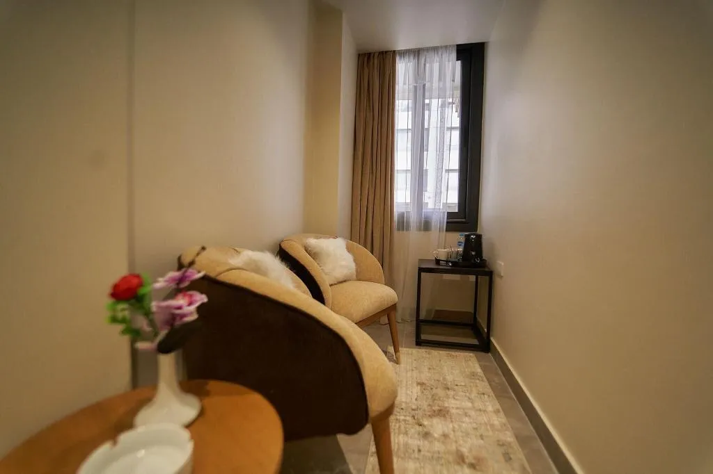 Room, Gold's Pyramids Hotel, Cairo