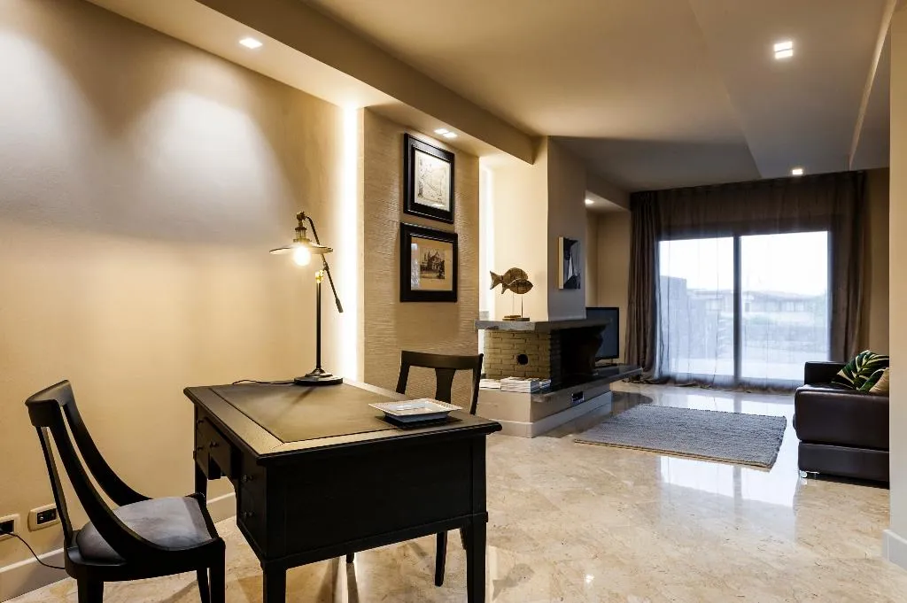 VILLA FIVE BEDROOMS Room, The Villa by Ferrini Home, Catania