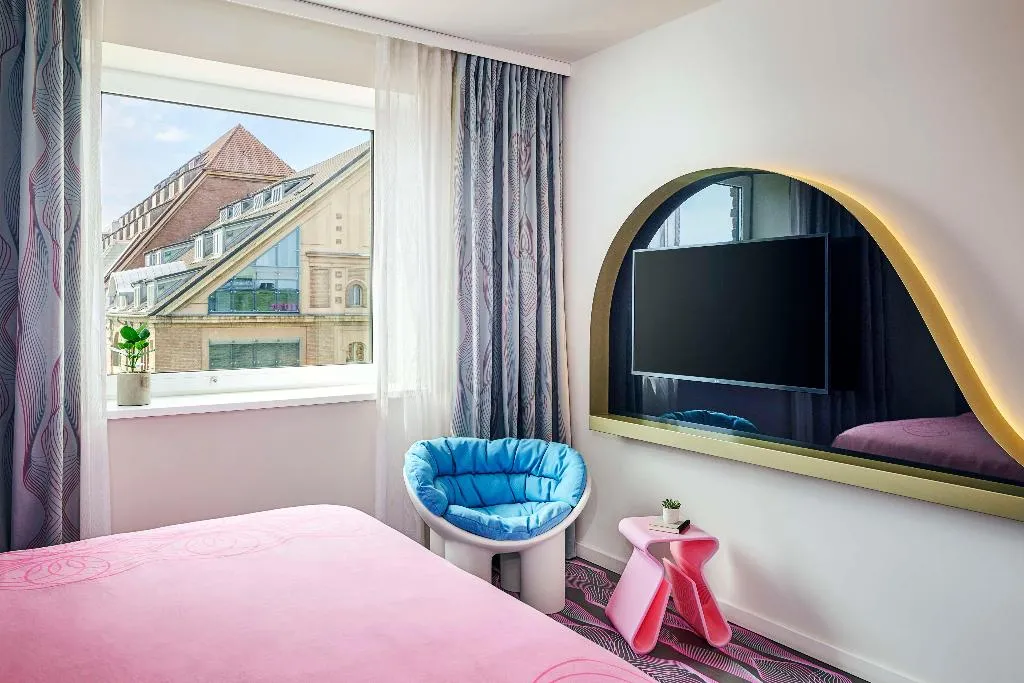 DOUBLE SINGLE USE STANDARD Room, nhow Berlin, Berlin