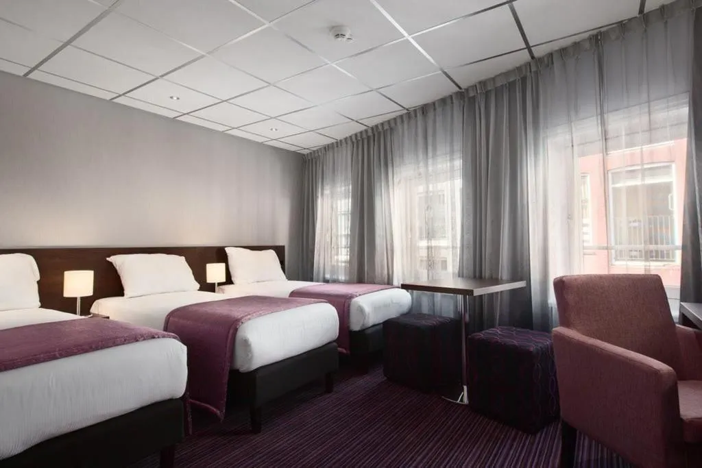 TRIPLE WITH VIEWS Room, Luxer, Amsterdam