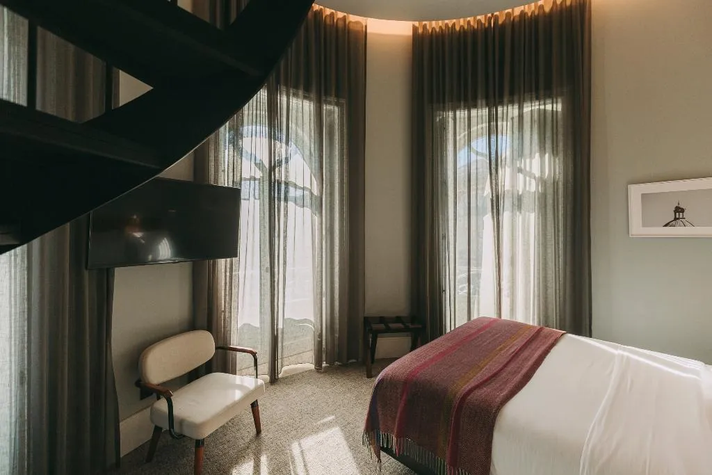 SUITE KING SIZE BED Room, 1908 Lisboa Hotel, Lisbon