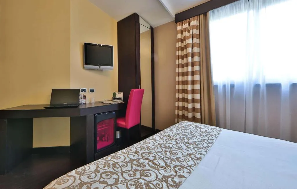 Room, Best Western Cinemusic Hotel, Naples