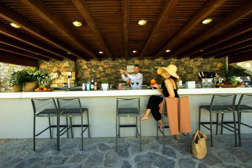 Bar, Zeus Eleva Mirabello Bay, Crete