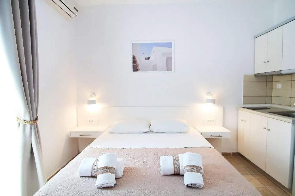 Room, Kritikakis Village Apartments, Santorini