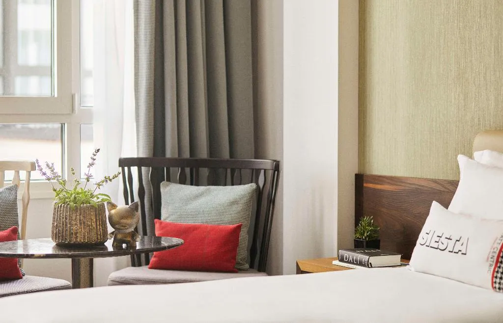 Room, Hyatt Centric Gran Via Madrid, Madrid
