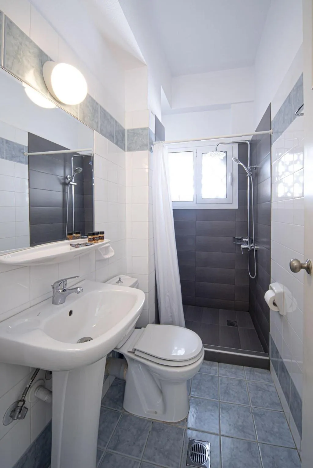 Room, Hotel Cokkinis, Athens