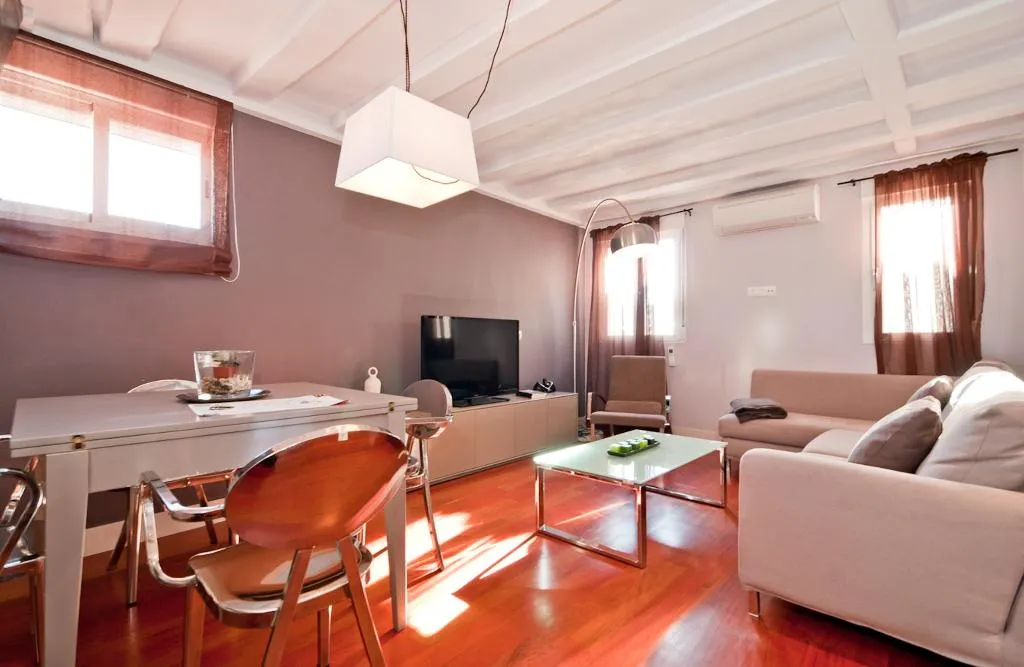 APARTMENT DUPLEX Room, Smartr Madrid Atocha, Madrid