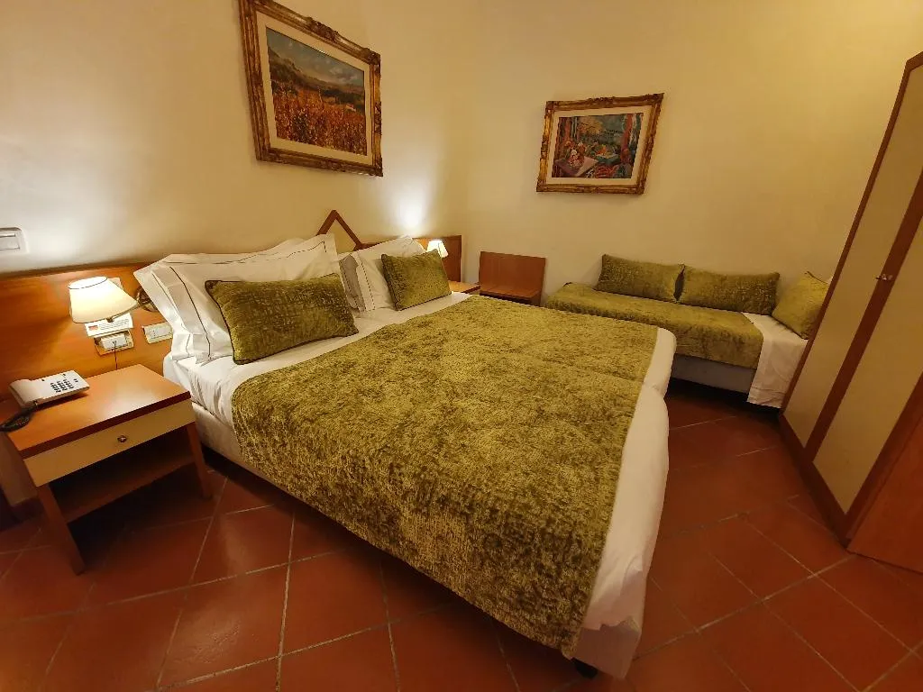 TRIPLE COMFORT Room, Maxim Axial, Florence