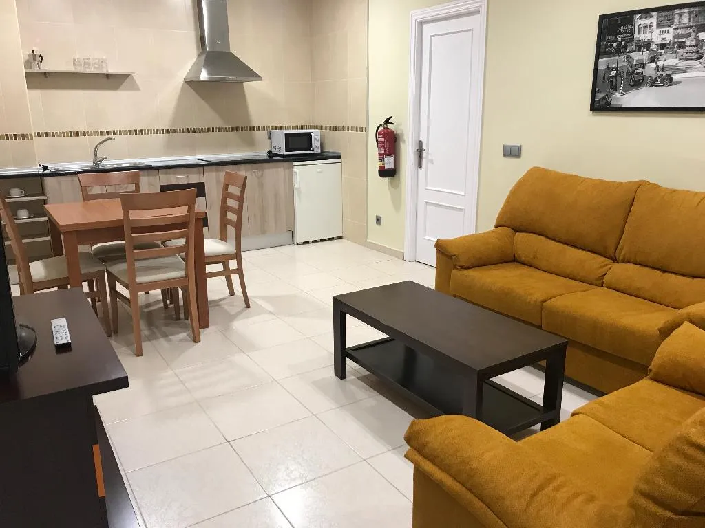 APARTMENT CAPACITY 4 Room, Alfonso VIII, Madrid