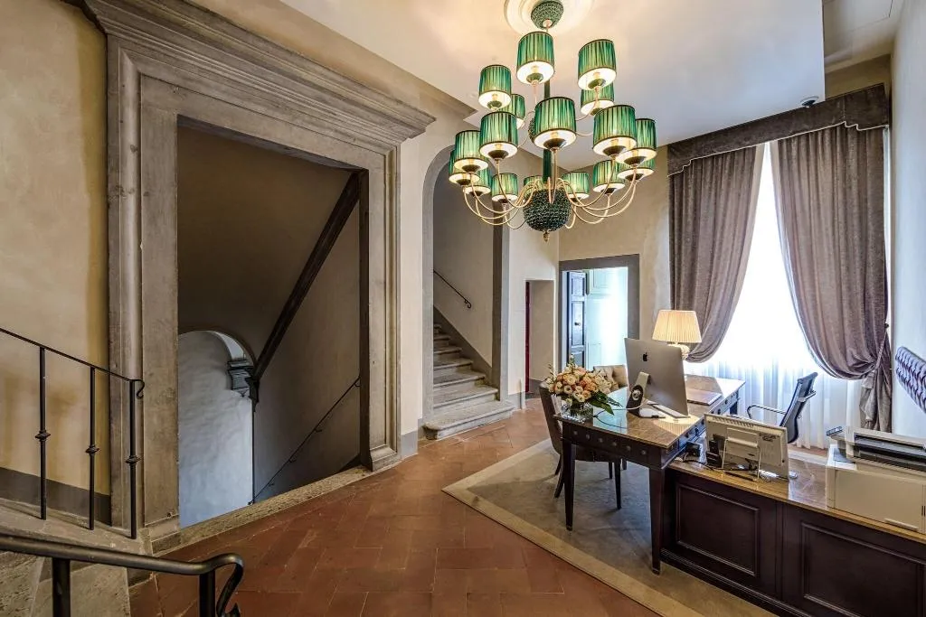 Lobby, Palazzo Roselli Cecconi, Florence