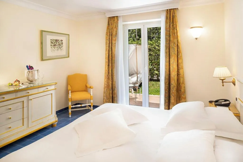 Room, Excelsior Belvedere Hotel & Spa, Naples
