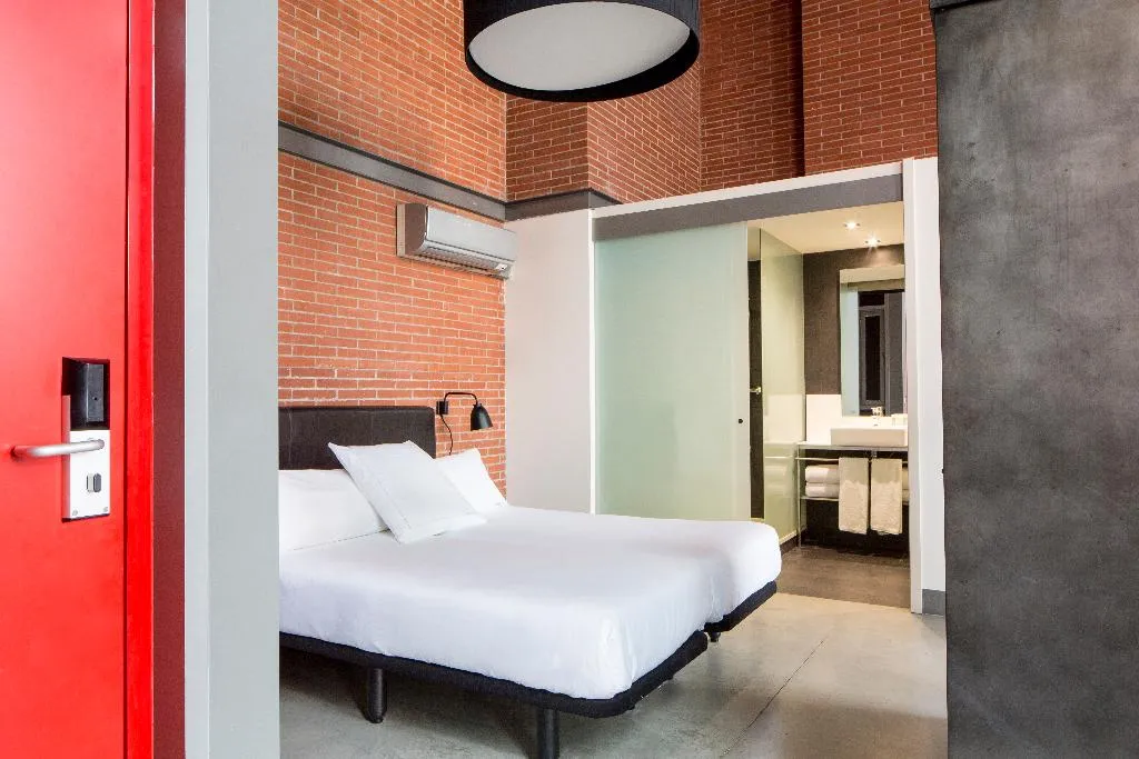 APARTMENT DELUXE CAPACITY 4 Room, Barcelona Apartment Republica, Barcelona