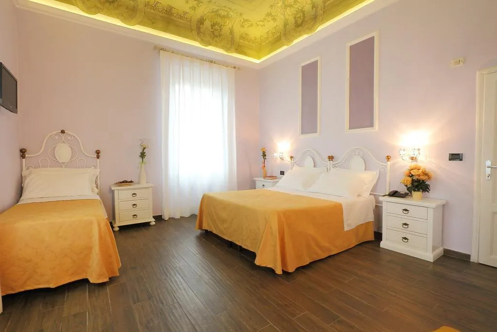 TRIPLE STANDARD Room, Ferrucci, Florence