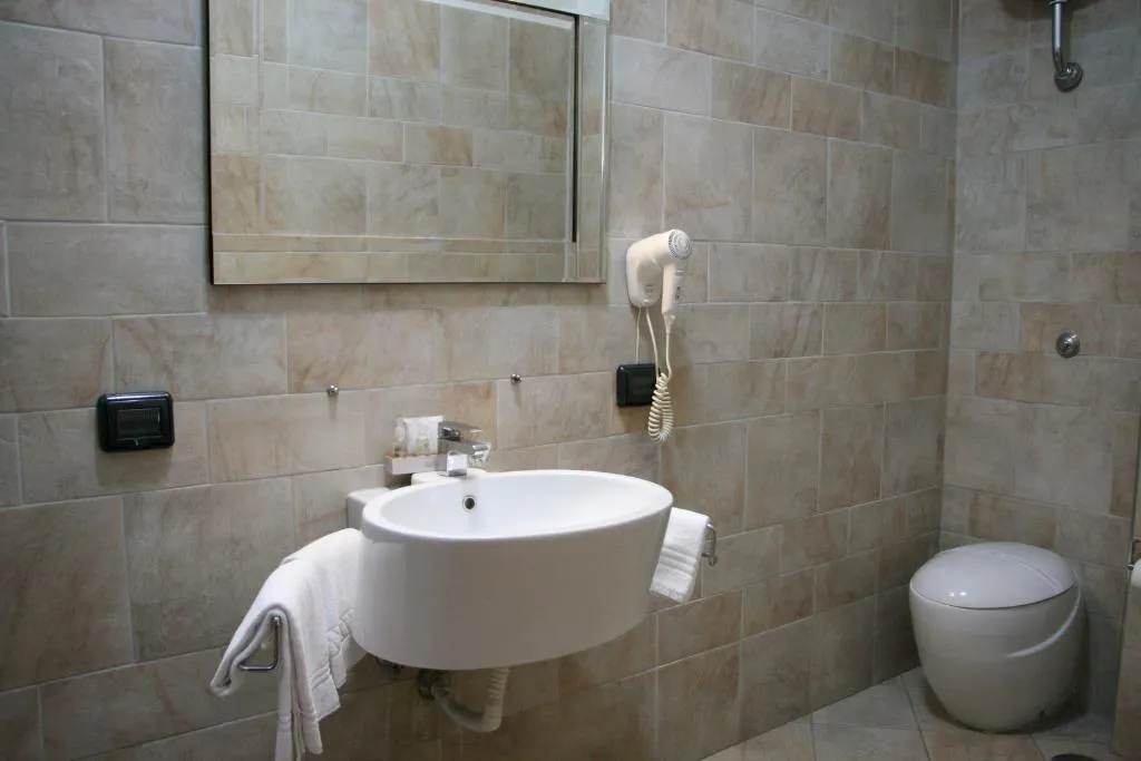 TRIPLE STANDARD Room, Hotel Diamond, Naples