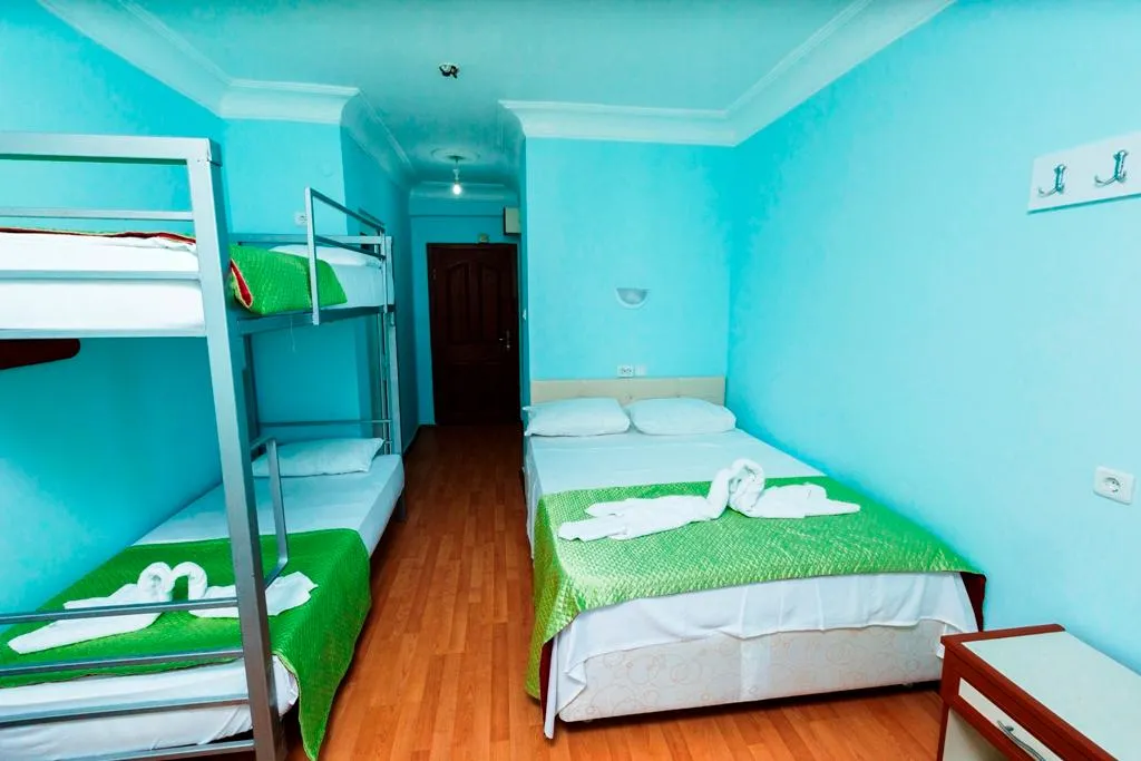 Room CAPACITY 3 Room, Nehir Apart Otel, Antalya